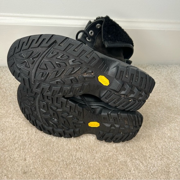 Ugg Butte Toddler Size 2 Snow Boots Waterproof Boys Girls - Picture 8 of 9